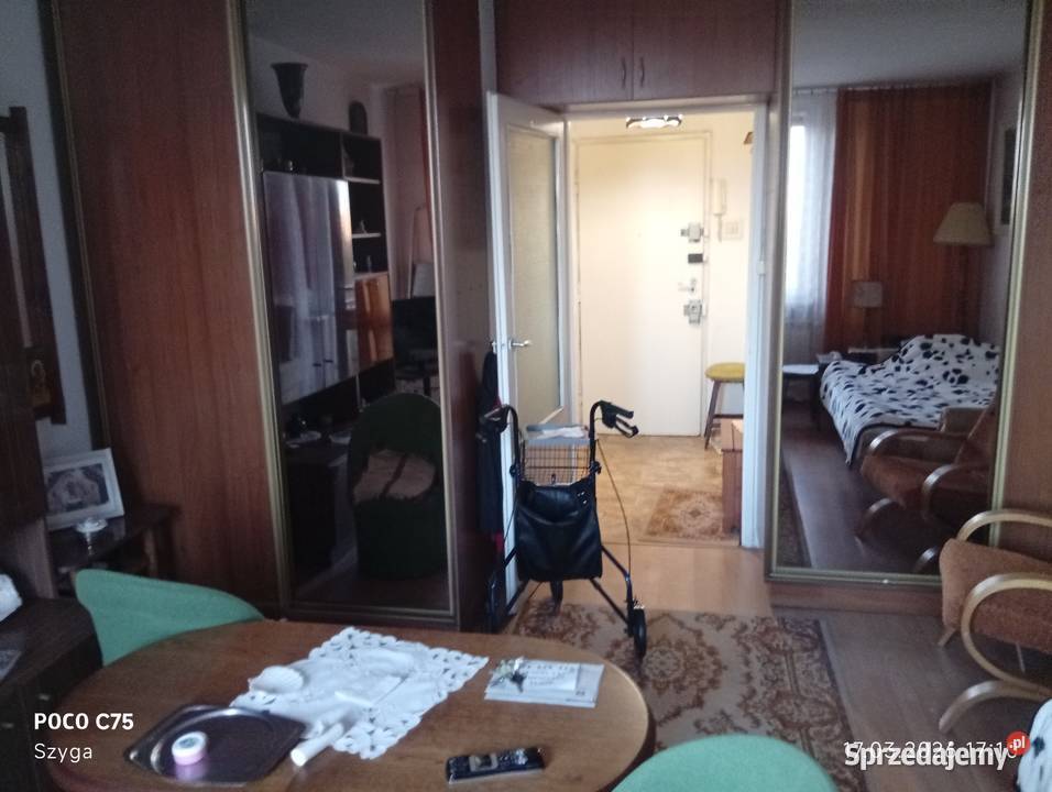 Sprzedam kawalerkę Warszawa Saska Kępa 28 M2 własność