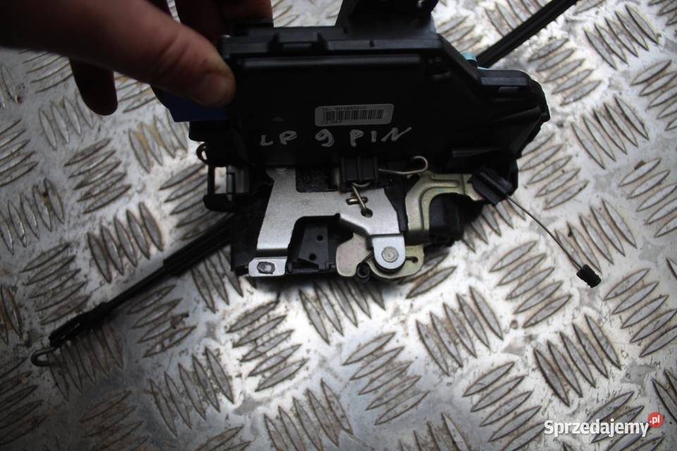 ZAMEK DRZWI LEWY PRZÓD 9 PIN VW GOLF V 3D1837015