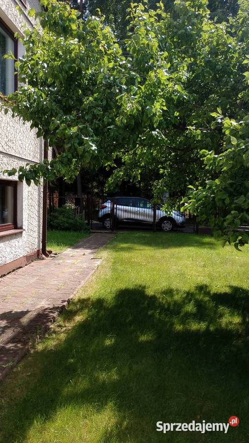 dom z cegły wolnostojącyDobroń dobra łódzkie