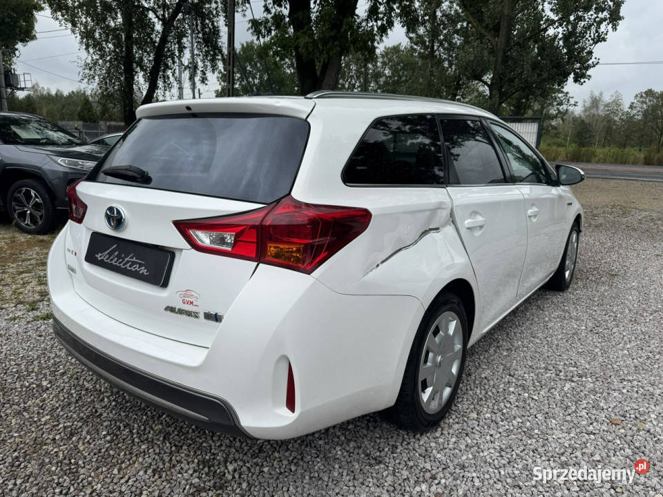 Toyota Auris 18 HSD 136 Kamera Serwisowany II biały Otwock Mały sprzedam
