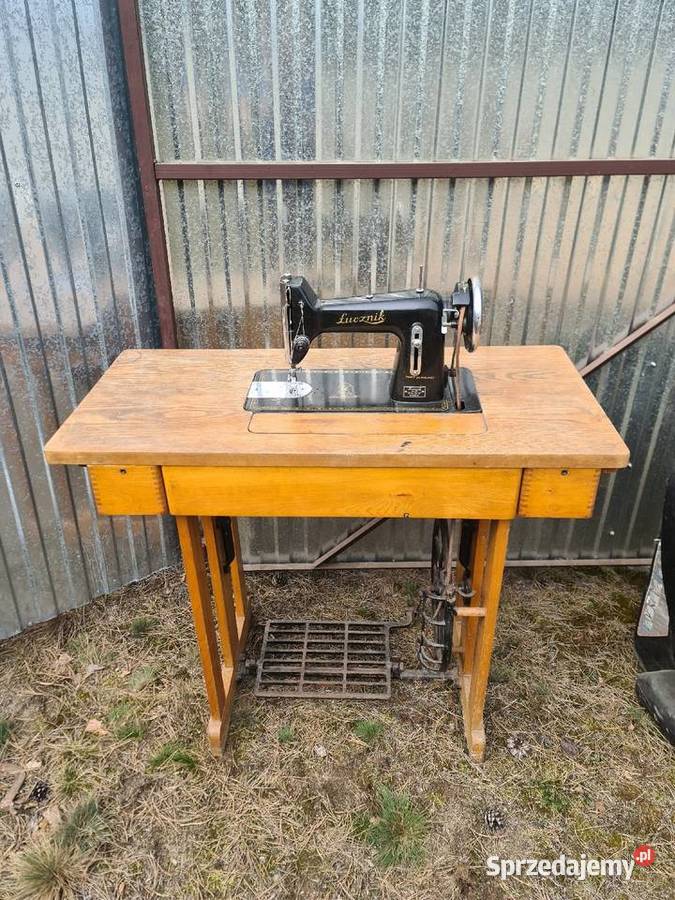 Stara maszyna do szycia Łucznik Choroń