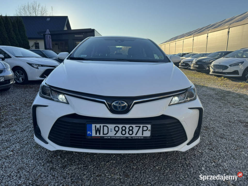 Toyota Corolla 18 HSD FVat 23 Ast Parkowani sprzedam