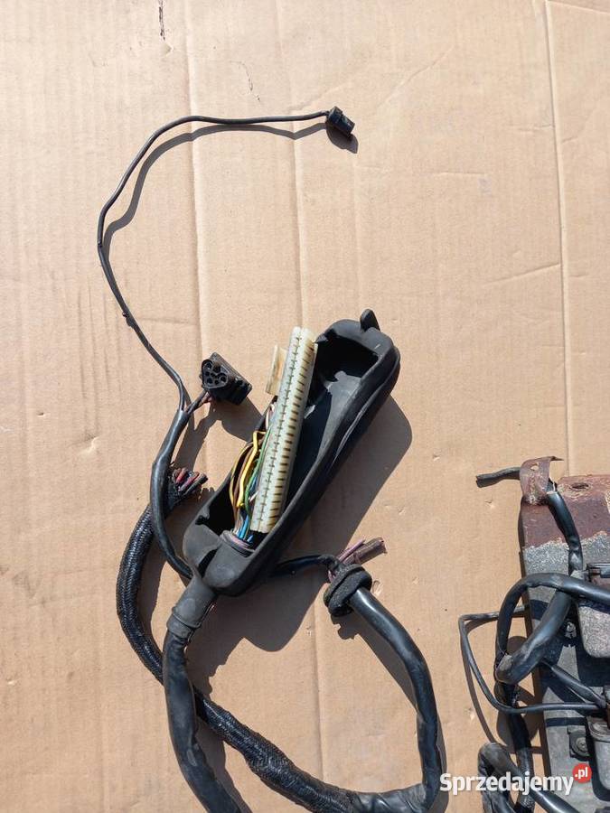 Mercedes W108 W109 V8 regulator napięcia osobowe Bukownica