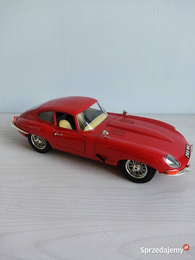 Model samochodu 118 Jaguar E 1961 Bburago Głuchołazy