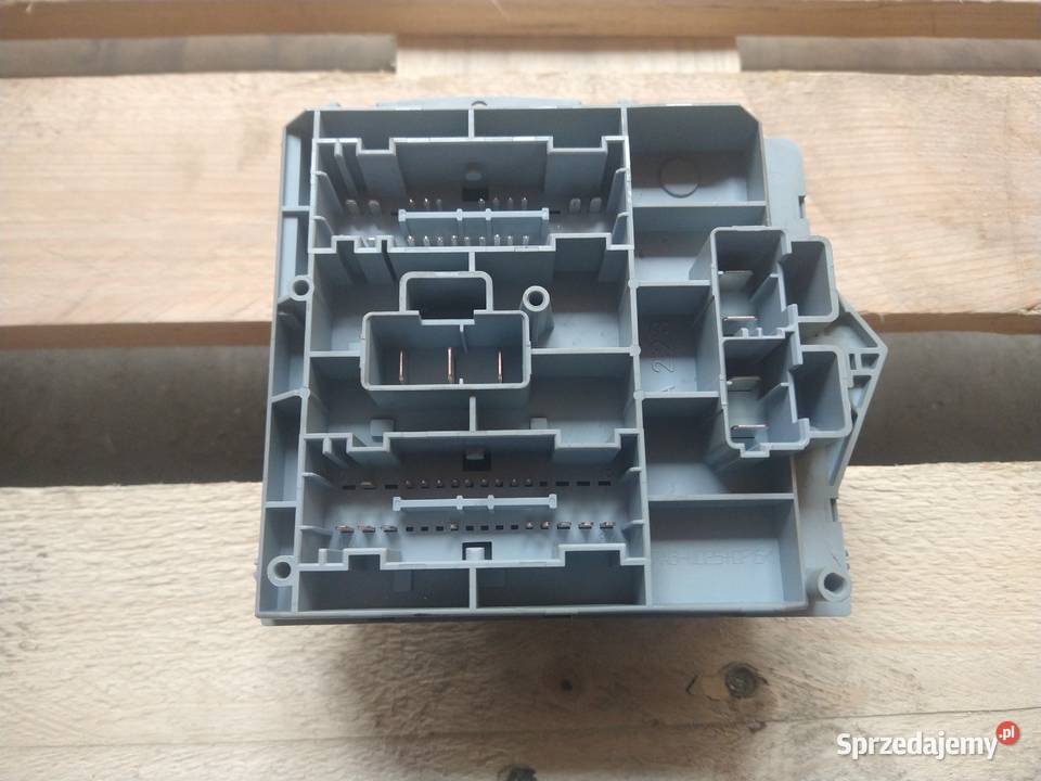 Skrzynka Bezpieczników KPL 46835589 Fiat Punto 2 wyposażenie elektryczne