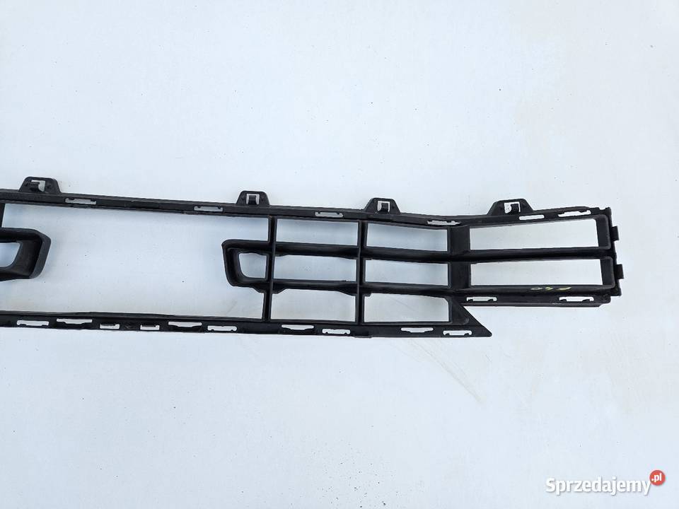 BMW 1 F40 KRATKA ŚRODKOWA ZDERZAKA PRZÓD Międzychód sprzedam