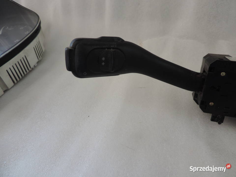 VW PASSAT B5 PRZEŁĄCZNIK ZESPOLONY 8l0953513B małopolskie Nowy Sącz