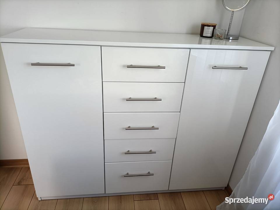 Komoda lakierowana sprzedam