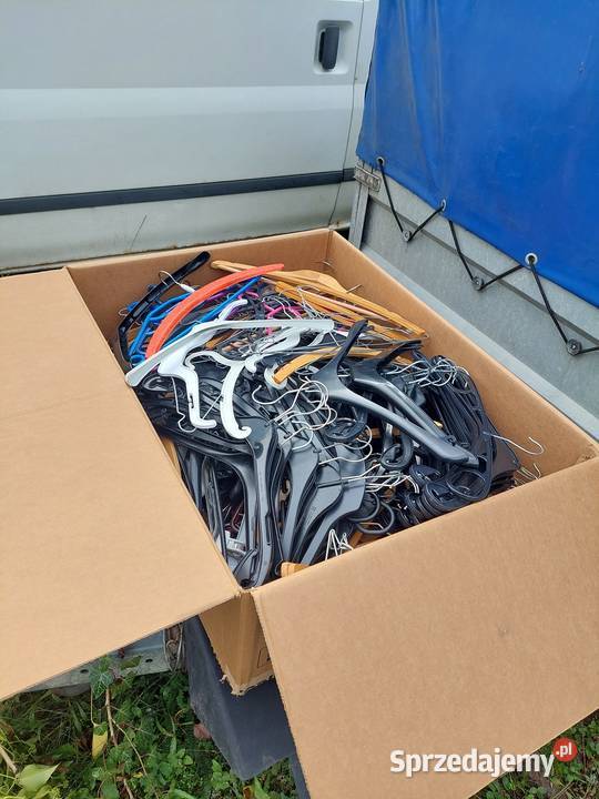 wieszaki drewniane plastikowe metalowe 200 dolnośląskie Gruszków