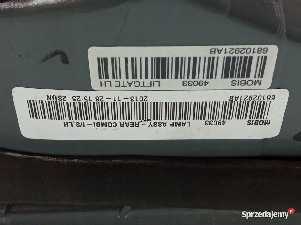 LAMPA TYŁ W KLAPĘ LEWA 68102921AB Jeep Cherokee sprzedam