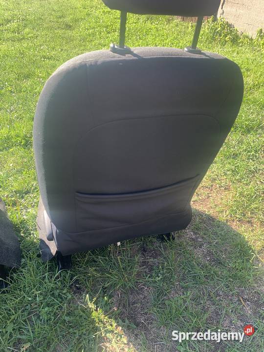 Fotel fotele siedzenia Toyota Yaris 1 9905 lewy Fotele i kanapy Zabłudów