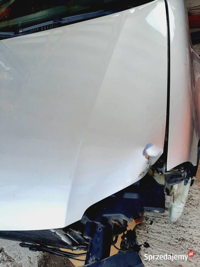 Maska VW Passat B5 zagięty narożnik LA7W srebrna Szczerbice
