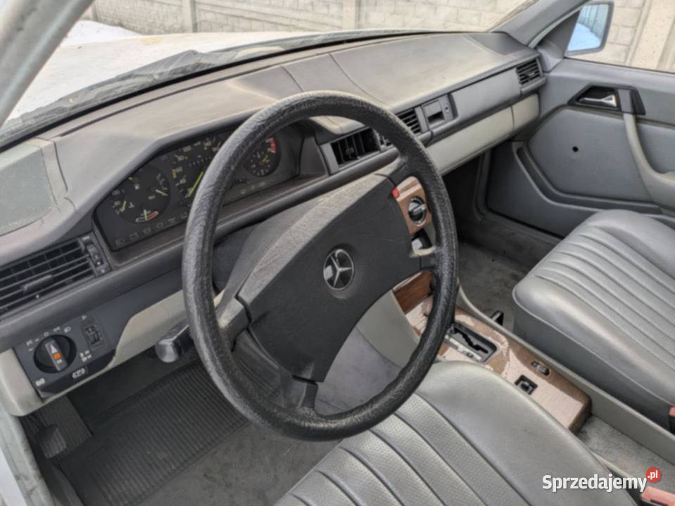 Części Mercedes Benz w124 sedan skóry diesel Rok produkcji 1986 Wołczyn sprzedam