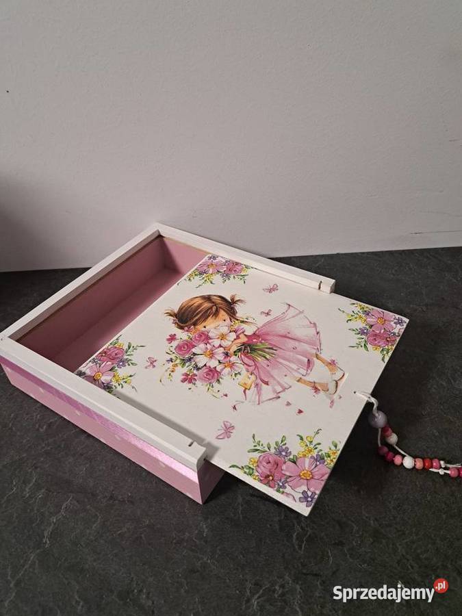 Szkatułka z dziewczynką pudełko wysuwane Kędzierzyn-Koźle