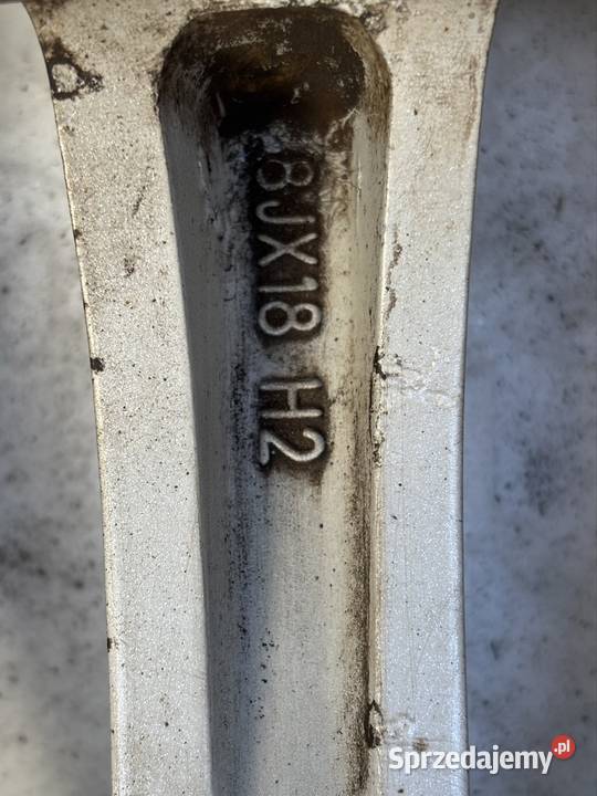 Felgi Koła Opony 8JX18 BMW F30F31F32F33 23545R18