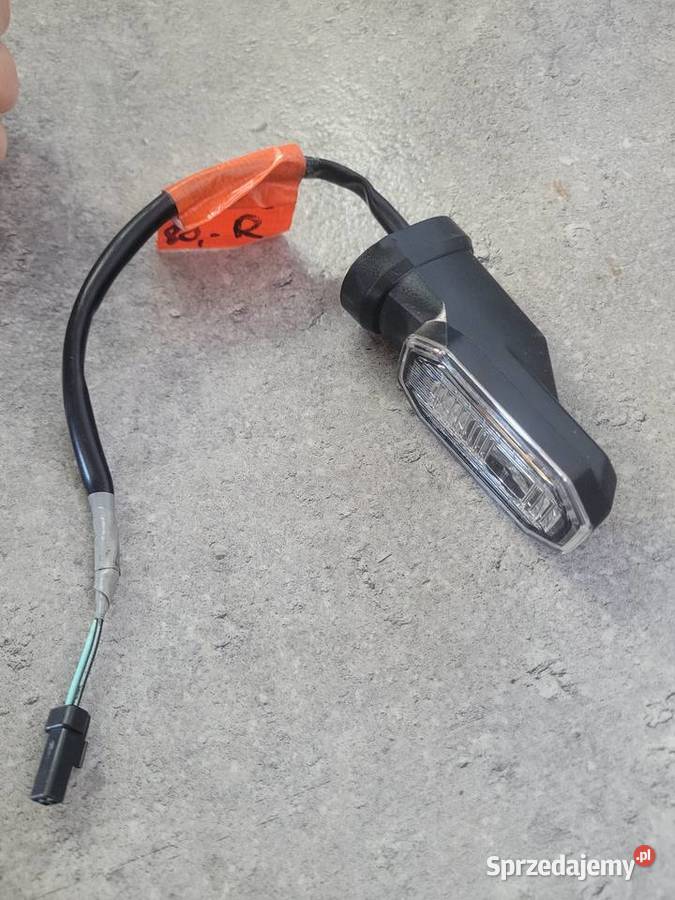 Suzuki GSX 8 R GSX8R oem kierunkowskaz