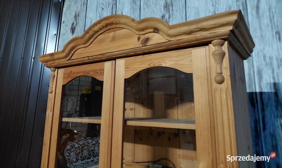 Piękna sosnowa witryna 382 Byczyna