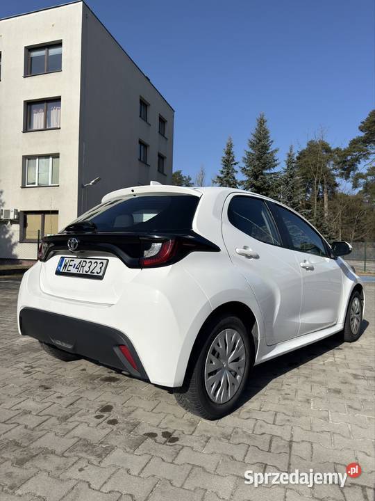 Toyota Yaris 15 Benzyna 2021 r Yaris sprzedam