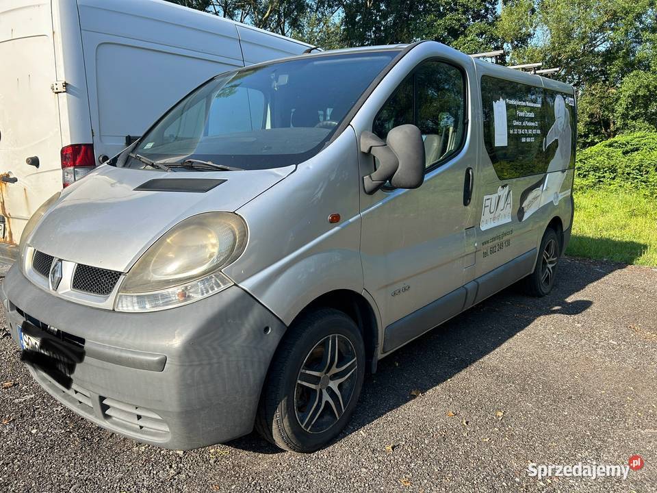 Renault trafic 9 osobowy