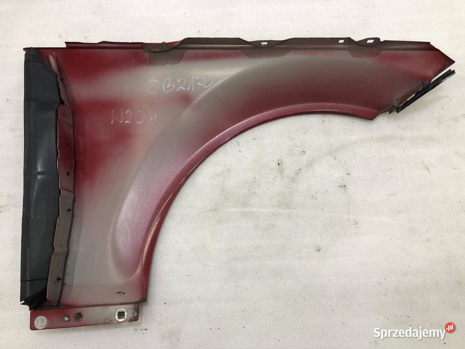 BŁOTNIK LEWY PRZÓD MERCEDES W204 590