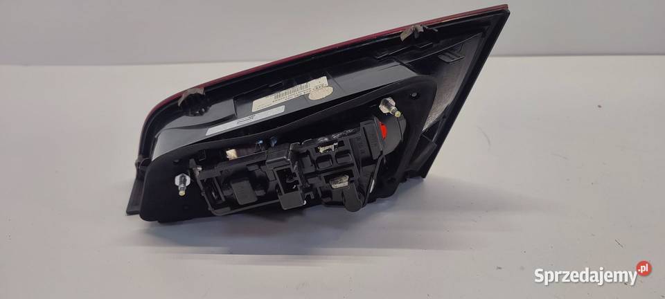 AUDI A3 8V LAMAP LEWY TYŁ 8V4945093