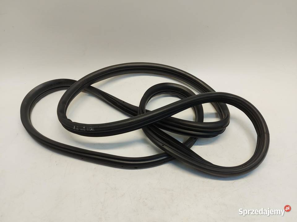 Honda HRV III eHEV 2022r USZCZELKA PRAWY PRZÓD