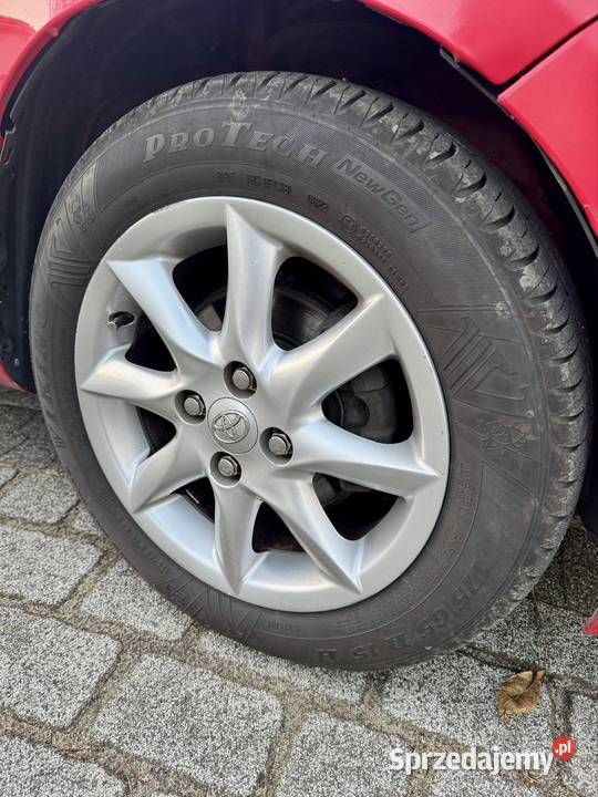 Toyota Yaris czerwony Pabianice sprzedam