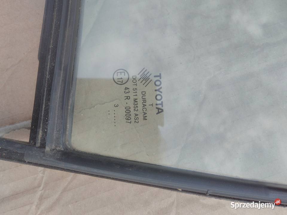 szyba drzwi TOYOTA YARIS III