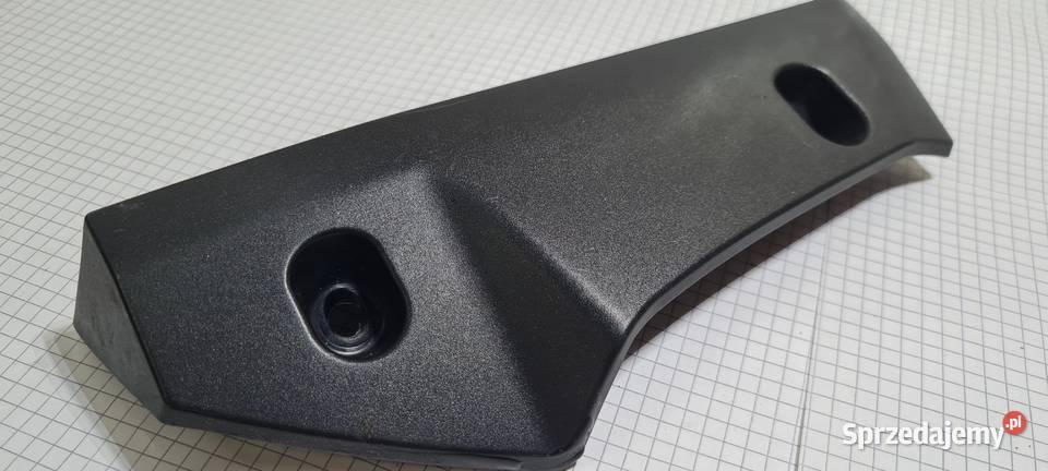 Suzuki GSR 600 osłona plastik owiewka chłodnicy