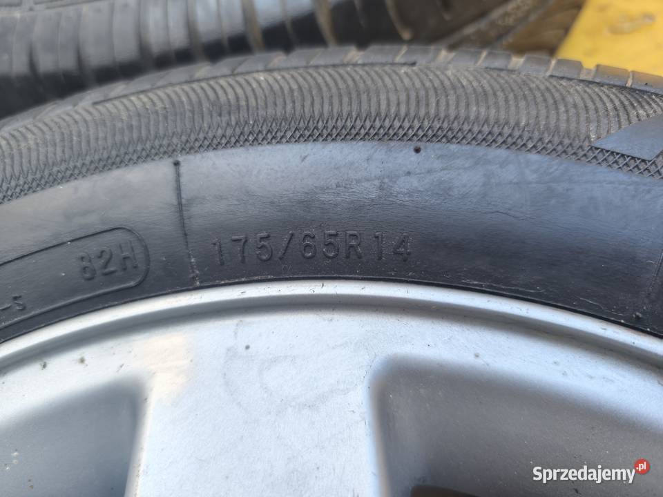 Felgi aluminiowe R14 na 4 śróby Wólka Korczowska sprzedam