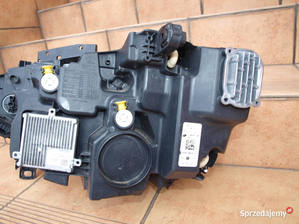 VW iD4 iD4 lampa prawa przód Led kompletna 2020
