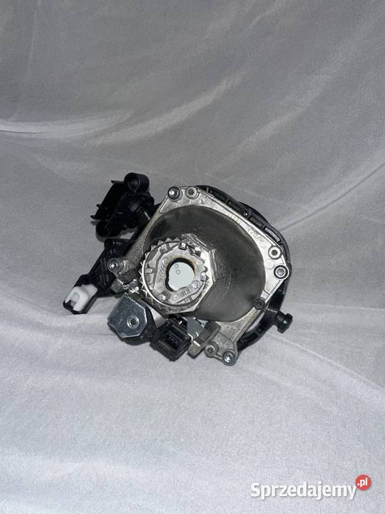 SOCZEWKA LAMPY XENON PRAWA PRAWY PRZOD AUDI A4 prawe Leszno