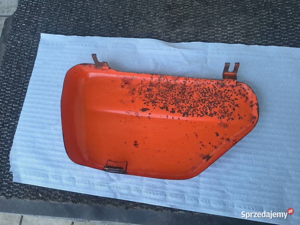 Metalowy boczek osłona praw WSK Bąk 125 Rzeszów