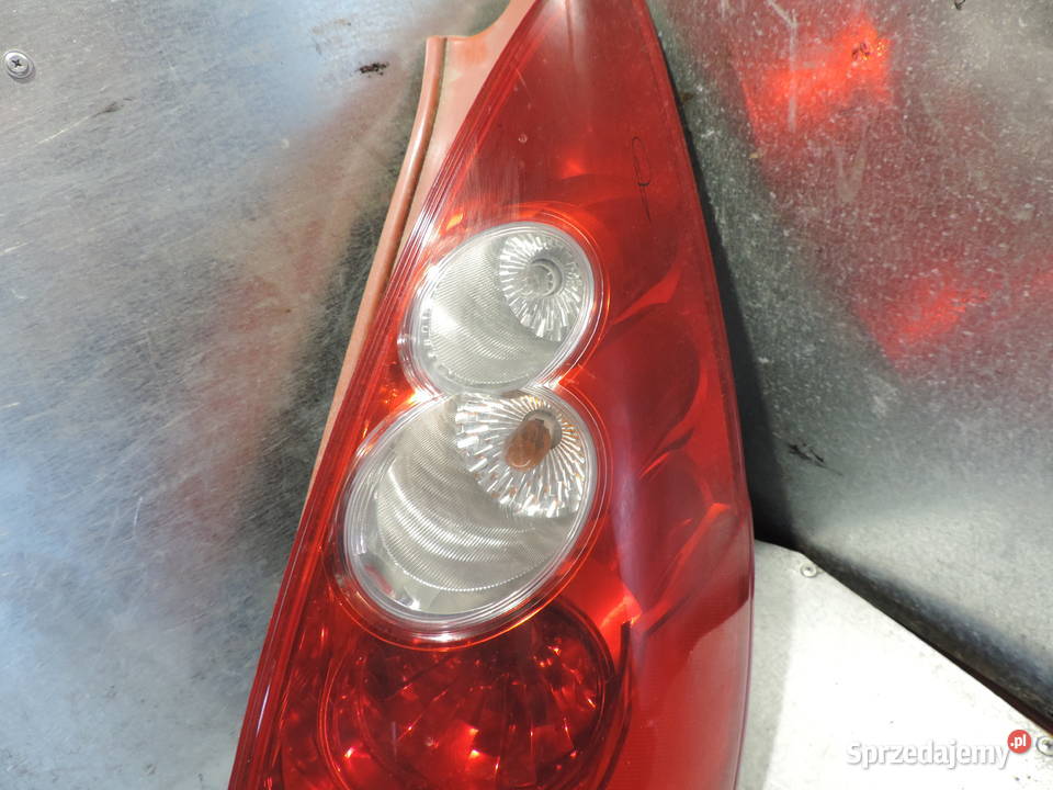 MAZDA 5 CR LAMPA PRAWY TYŁ Rok produkcji 2006 Nowy Sącz