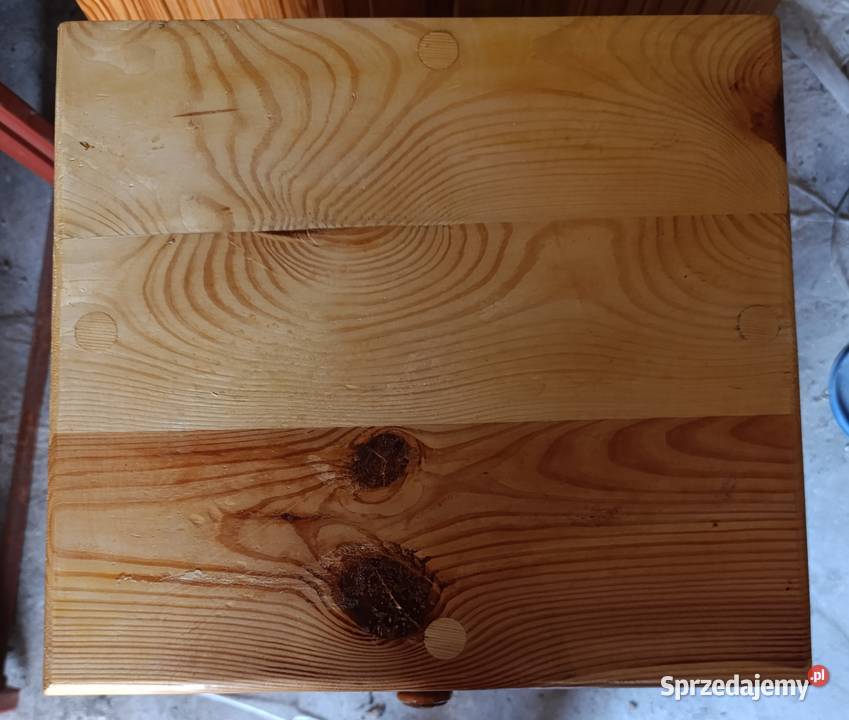 Szafka drewniana z litego drewna sosnowego Chmielnik