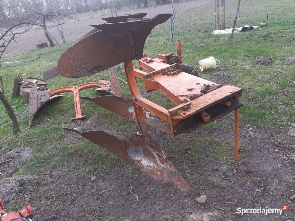 Huard 365 pług pługi trzy skibowy obrotowy na