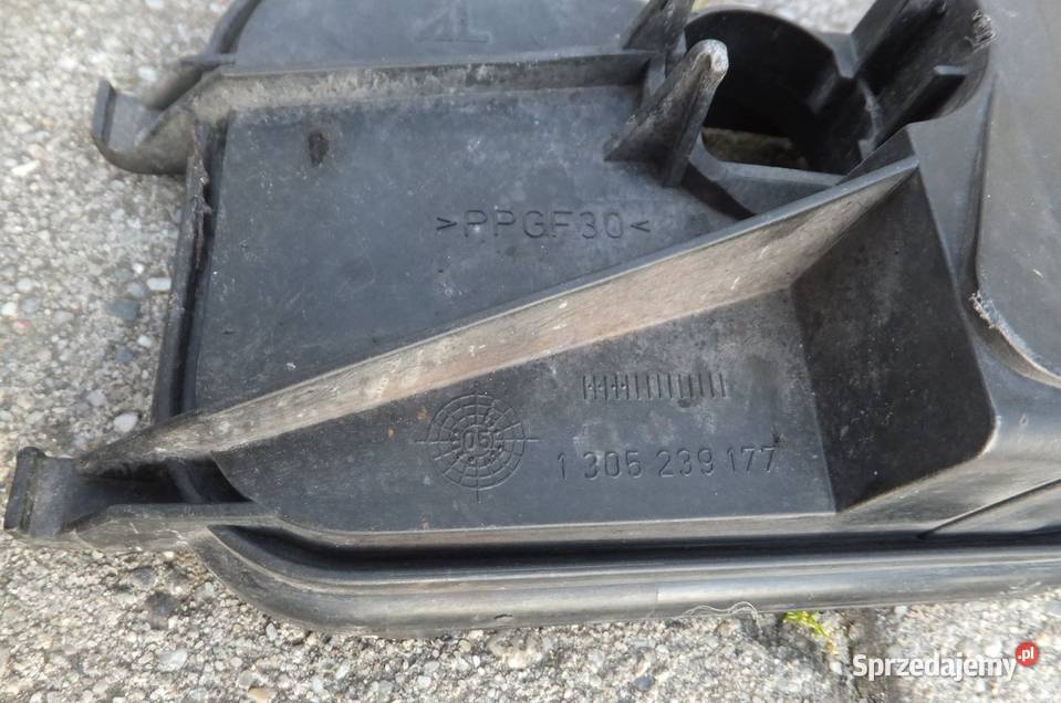 Zaślepka reflektora przód Mondeo MK3 Uniwersalne sprzedam