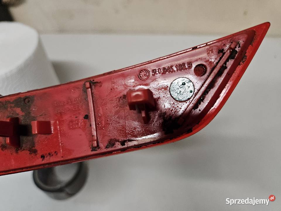 SKODA YETI LIFT ODBLASK PRAWY ZDERZAKA TYŁ Odblaski sprzedam