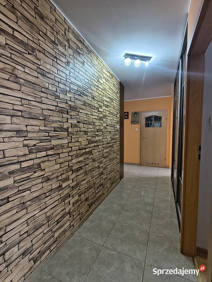 3 pokoje pierwsze piętro duży balkon gotowe do Sprzedaż