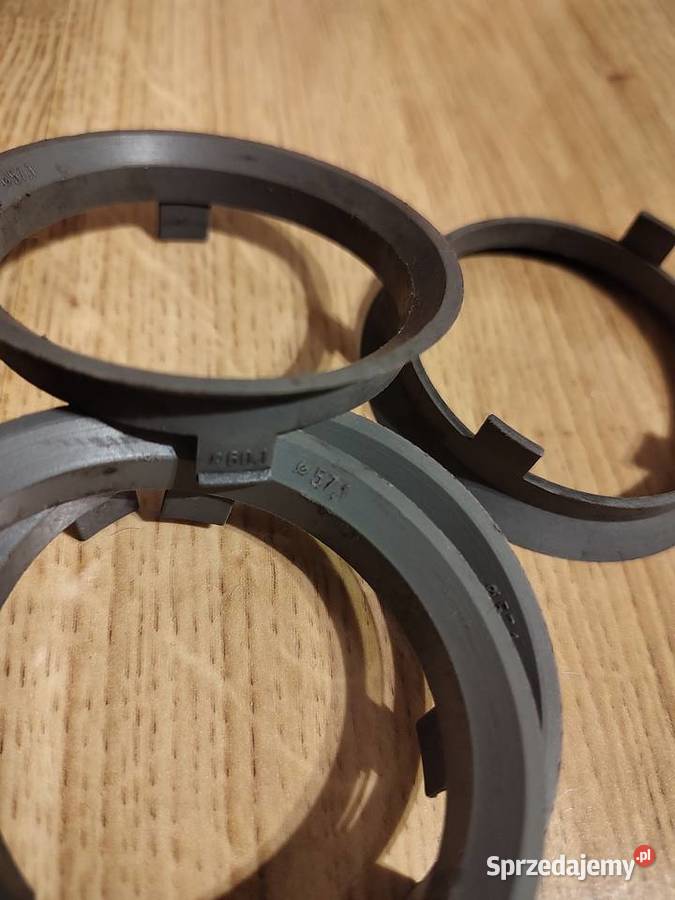 Pierścienie centrujące 601 571 do felg Zawiercie sprzedam
