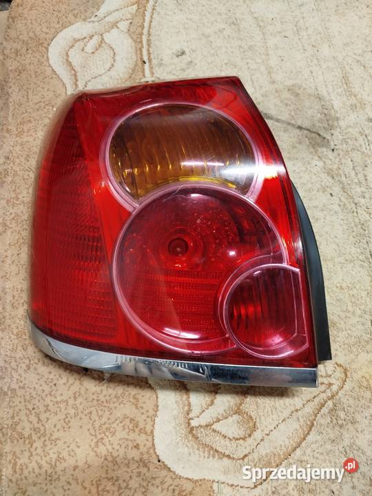 Lampa lewa tył Toyota Avensis T25 hb Sokołów Podlaski