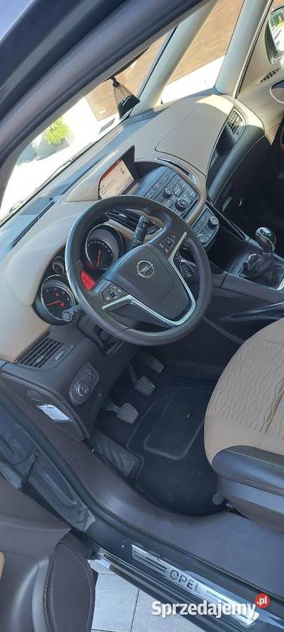 W super stanie Opel Zafira Tourer