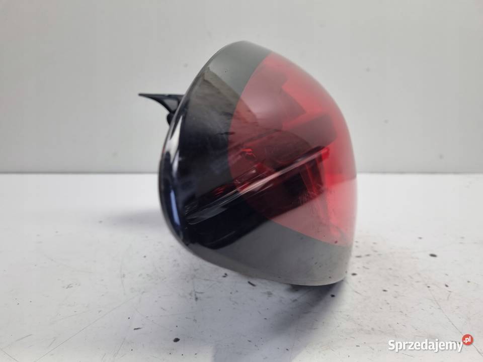 Renault Captur LIFT 1719 TYLNIA TYLNA LAMPA LEWA Rudka