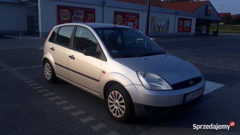 FORD fiesta mk5 125 benzyna srebrny Fiesta dolnośląskie Lubań