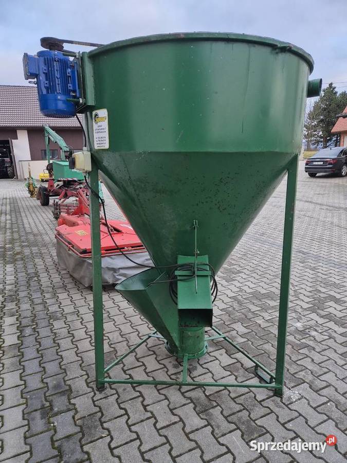 Mieszalnik pasz 500 śrutownik ssąco tłoczący Kowale
