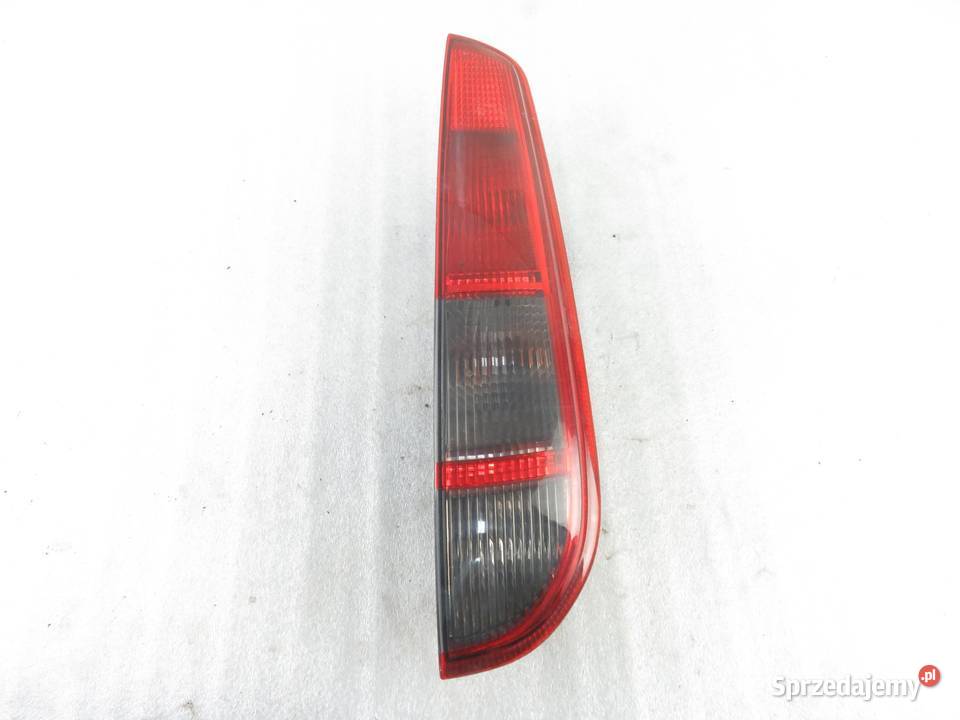 LAMPA PRAWA TYLNA FORD FOCUS MK2 II Turnier