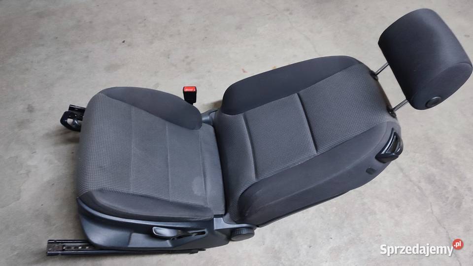 FOTELLEWY AUDI A 3 8 P 3 DRZWIOWY Wrocław