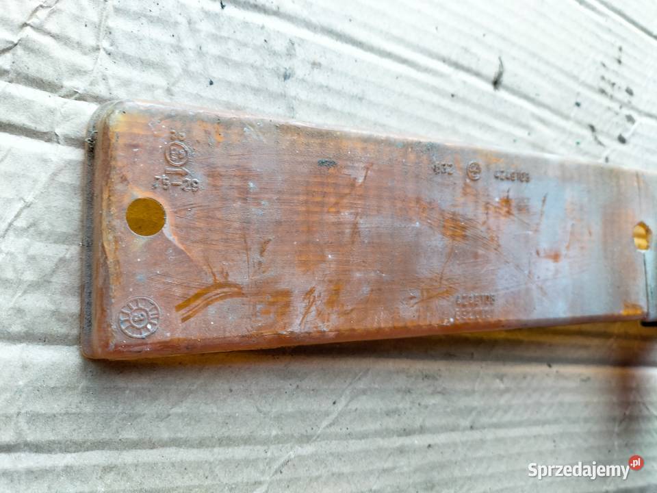 FIAT 125P KLOSZ LAMPY TYŁ TYLNEJ Kamień-Kolonia