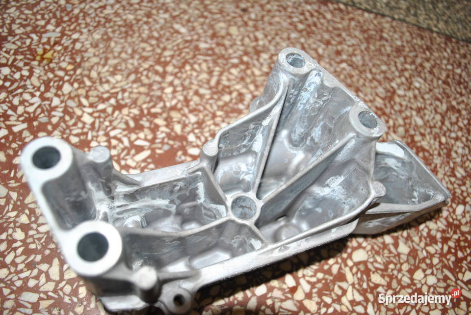 Łapa silnika rozrządzie VW Golf 4 14 16 16v Bora Poręba