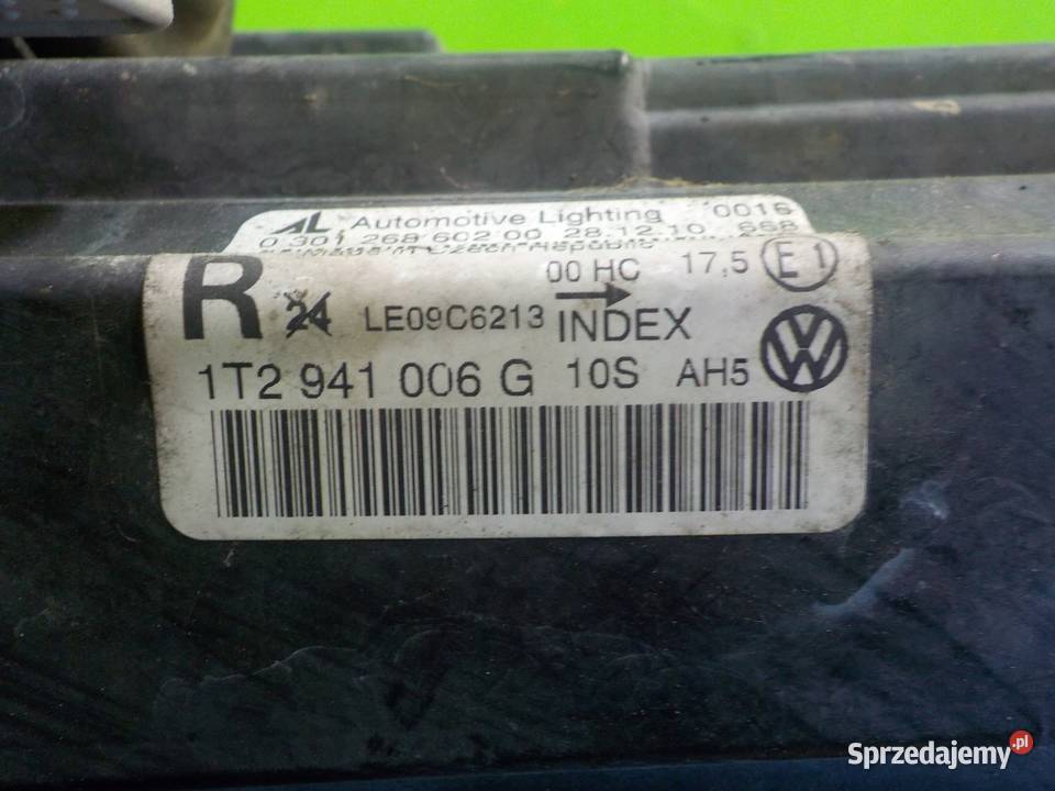 VW TOURAN LIFT II 16 TDI 11r lampa prawa przod Lampy przednie mazowieckie